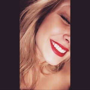 Meet your Posher, Hailey